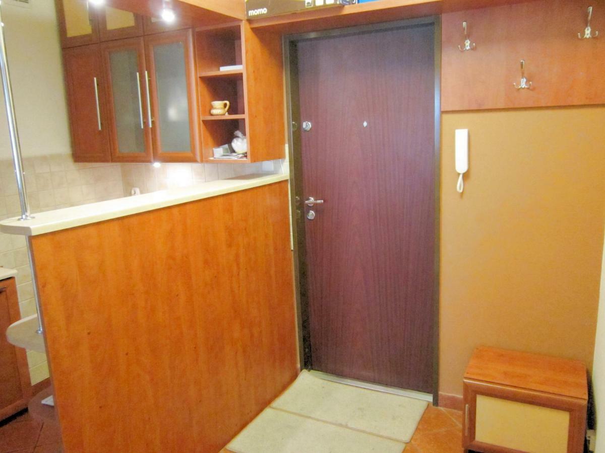 Przytulne I Atrakcyjne Mieszkanie Z Pelnym Wyposazeniem, Dwa Pokoje Skarzysko-Kamienna Exterior photo